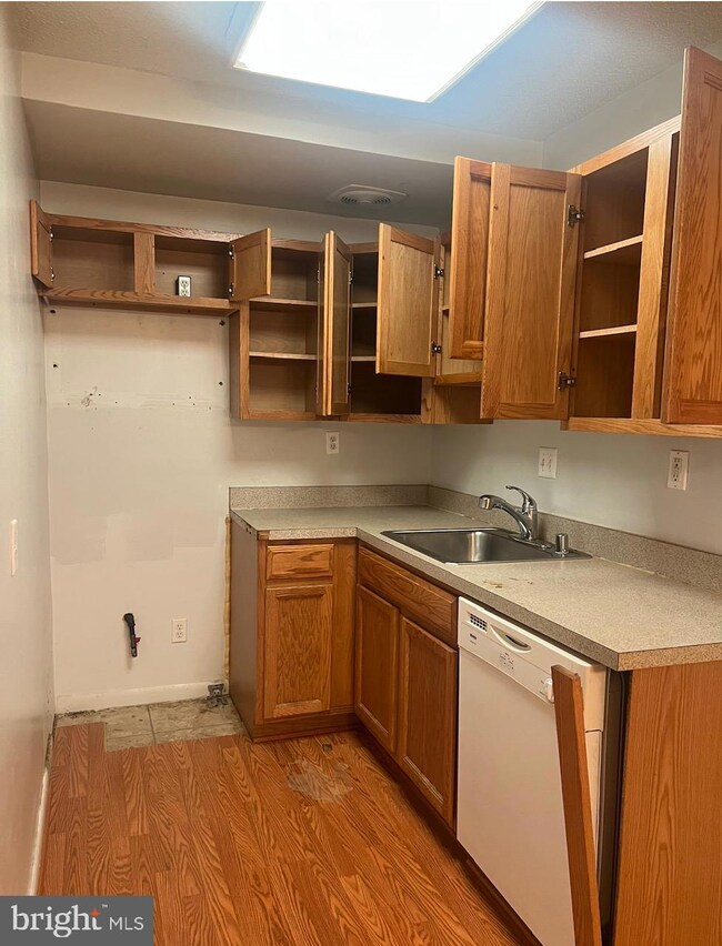 625 Chesapeake St SE unit 201, Washington, DC 20032 - photo 5