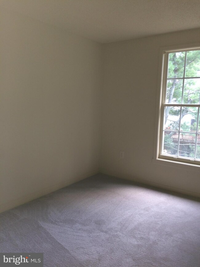 810 Wide Oak Ct, Warrenton, VA 20186 - photo 4