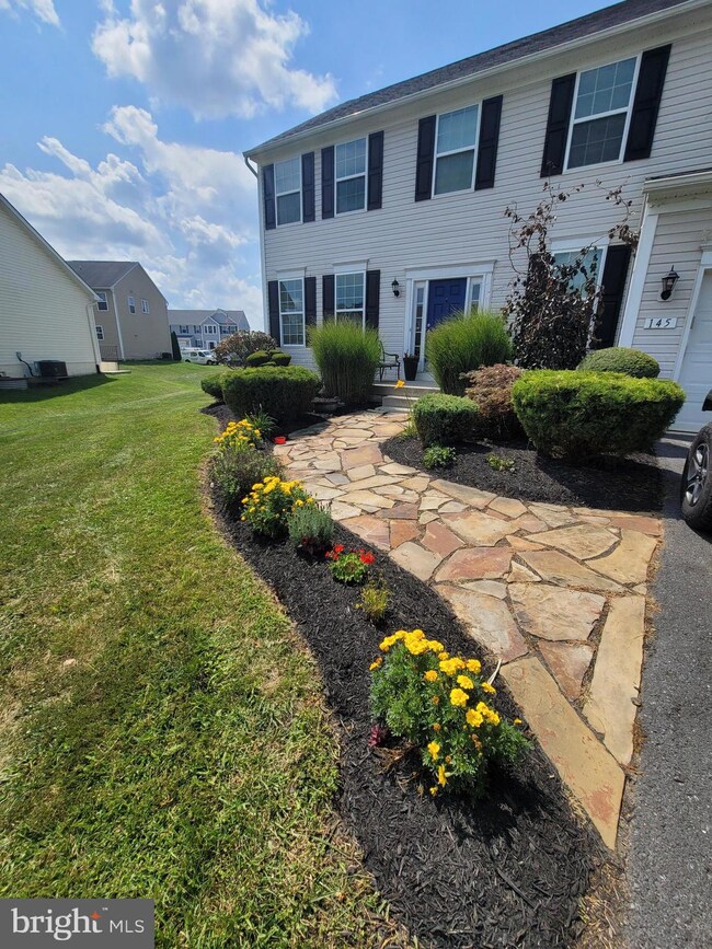 145 Bugatti Ct, Inwood, WV 25428 - photo 3