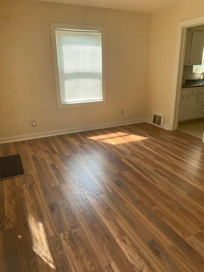 230 N Jay St, Griffith, IN 46319 - photo 3