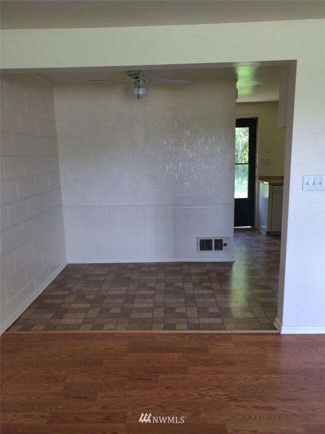 592 SW 18th St, Chehalis, WA 98532 - photo 5