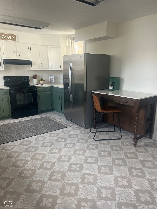 225 N Center St, Plainfield, IN 46168 - photo 6