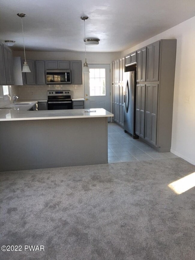 108 Market Rd, Greeley, PA 18425 - photo 2