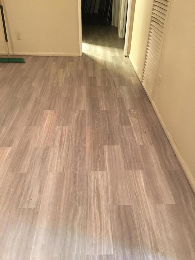 217 Saint Christopher Ln, Columbus, OH 43213 - photo 6