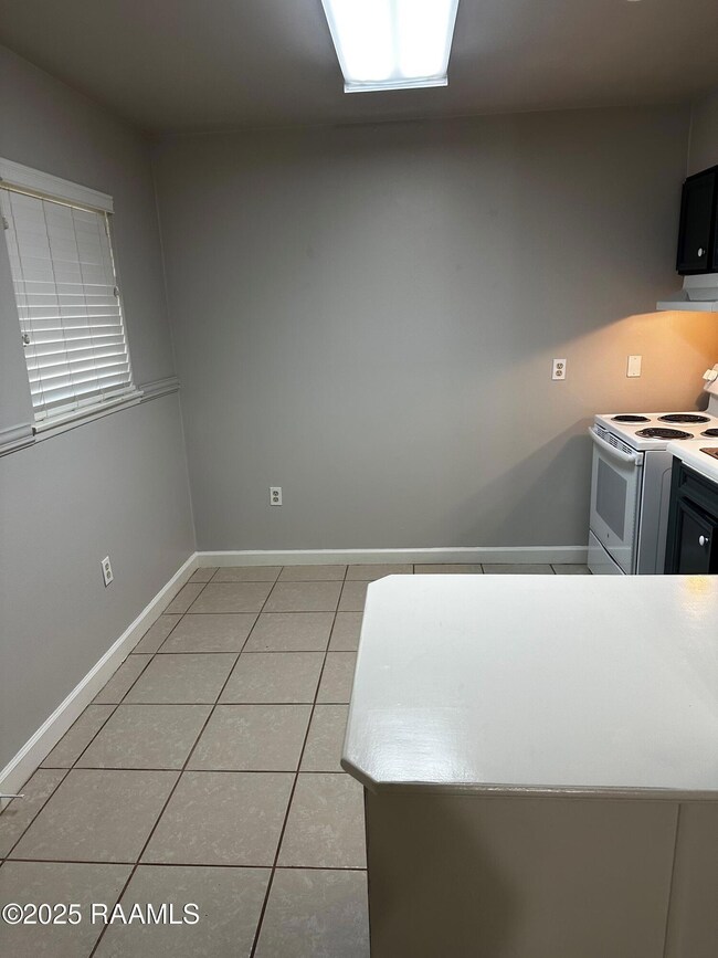 115 Kitchen 2