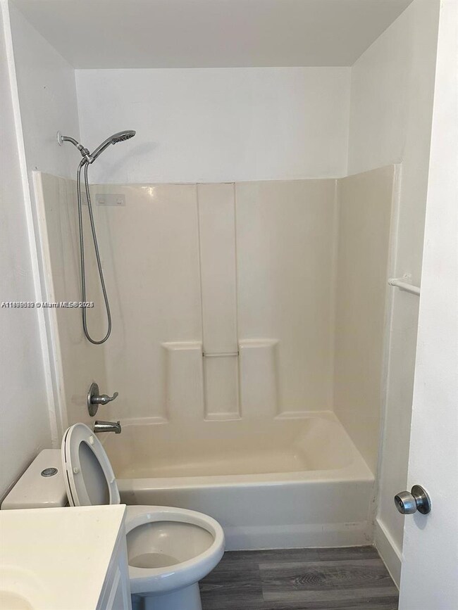 6921 Pembroke Rd unit 6921, Pembroke Pines, FL 33023 - photo 6