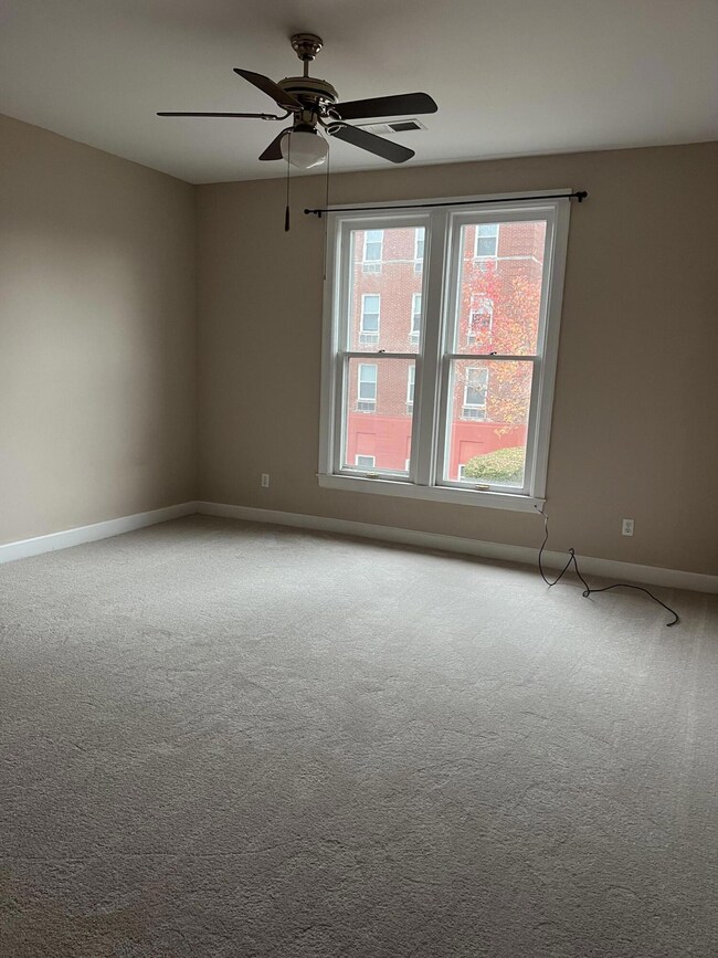 215 W 3rd St unit 2, Frankfort, KY 40601 - photo 6