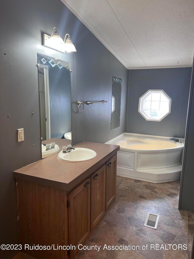 2625DEE5-621E-4239-B261-ED06B716D8DE