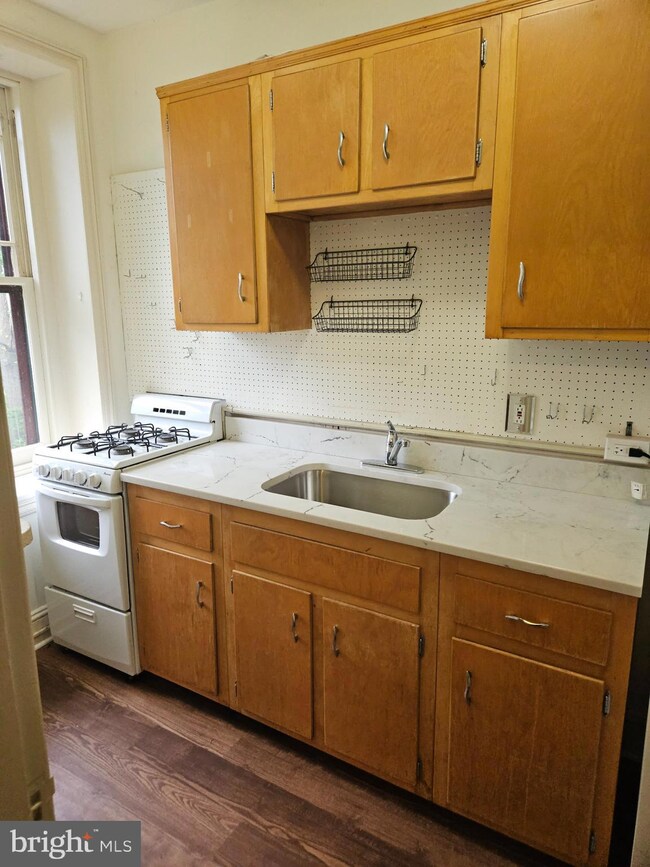 113 W Beechtree Ln, Wayne, PA 19087 - photo 5