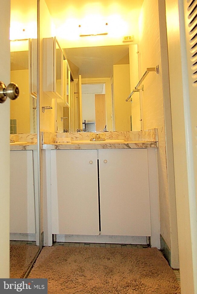 Jefferson House unit 803, Washington, DC 20037 - photo 6