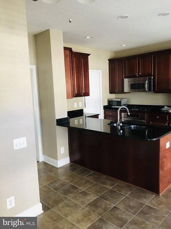 14833 Potomac Branch Dr unit 249A, Woodbridge, VA 22191 - photo 7