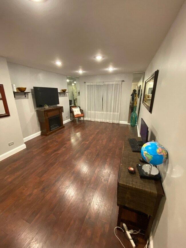 18525 Meadow Ln, Hazel Crest, IL 60429 - photo 3