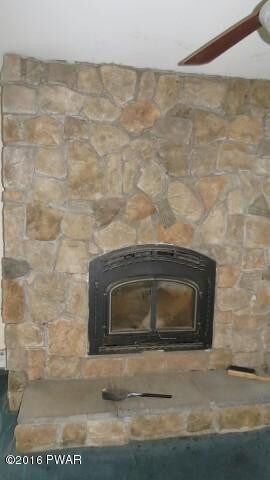 187 Fox Ridge Park Dr, Greeley, PA 18425 - photo 4