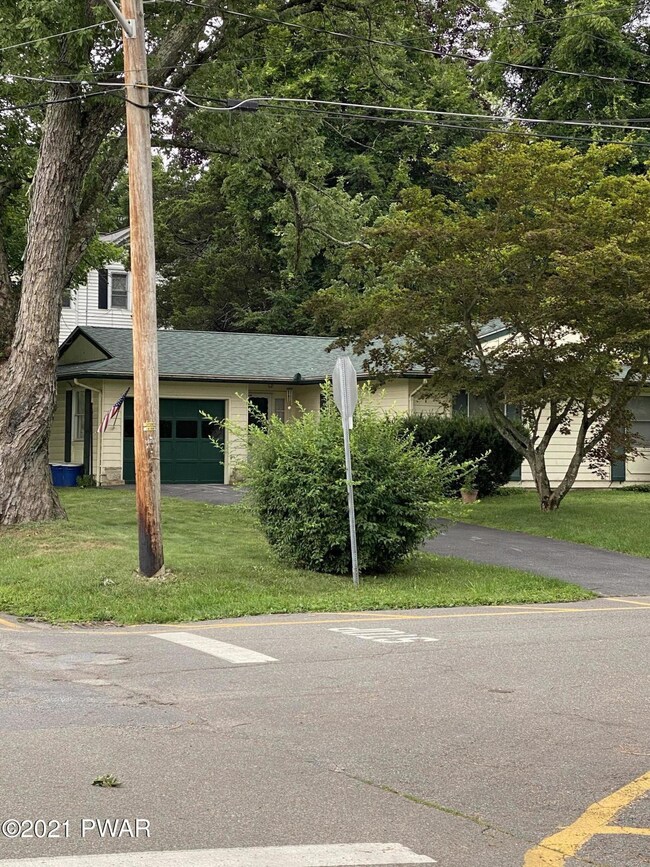 213 E Catherine St, Milford, PA 18337 - photo 2