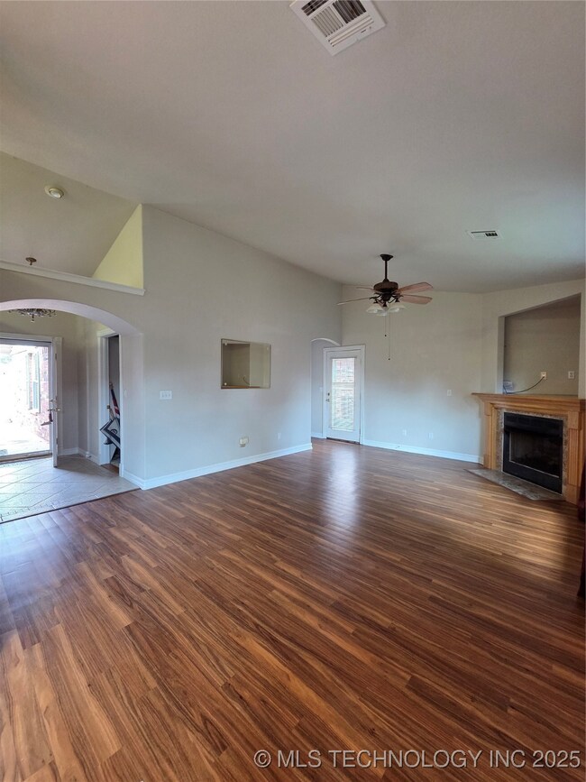 1449 W Evergreen Ln, Claremore, OK 74017 - photo 7