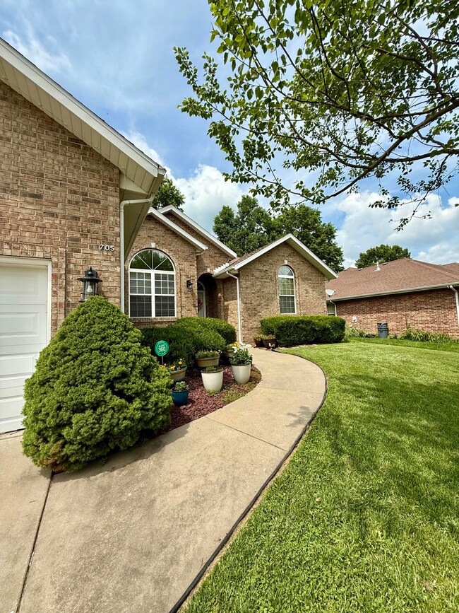 705 Meramec Ln, Nixa, MO 65714 - photo 3