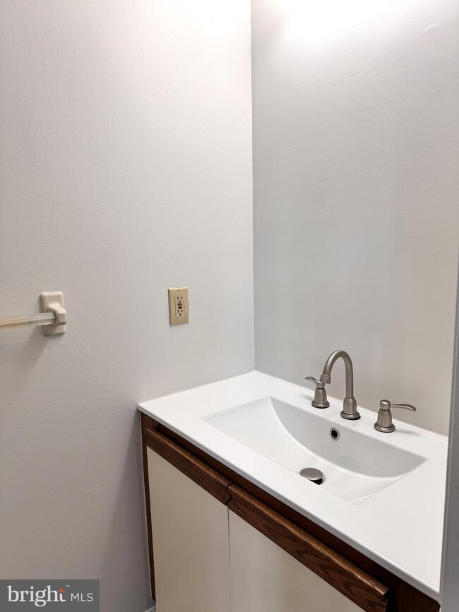 191 Hampshire Dr, Plainsboro, NJ 08536 - photo 7