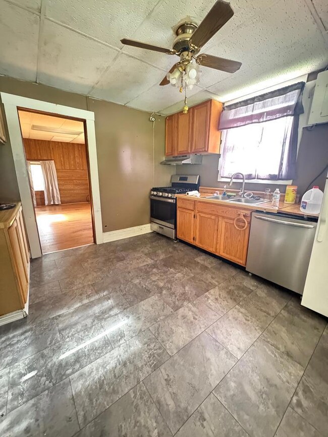 120 Lichen Ln, Princeton, WV 24740 - photo 4