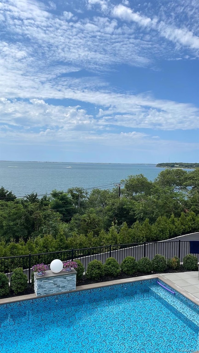 321 E Montauk Hwy, Hampton Bays, NY 11946 - photo 5