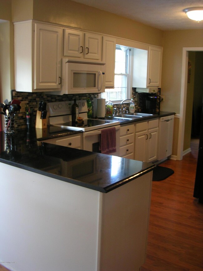 7503 Crabtree Dr, Louisville, KY 40228 - photo 6