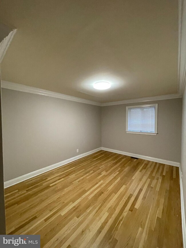 420 Sutherland Rd unit FIRST FLOOR, Ewing, NJ 08618 - photo 6