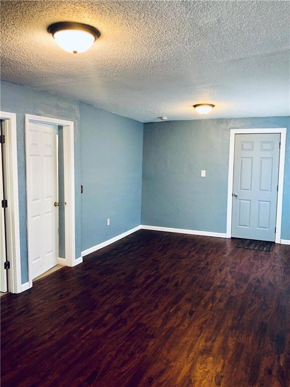 608 E 24th St, Des Moines, IA 50317 - photo 3