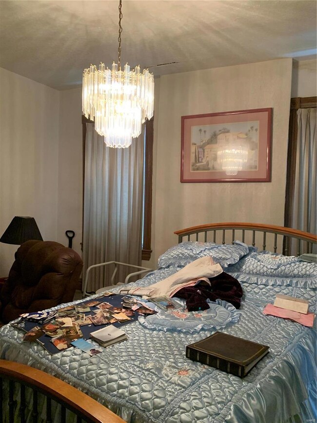 Dining Rm was used as Main Level Bdrm