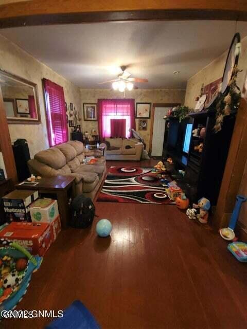 304 3rd St Reeder, ND