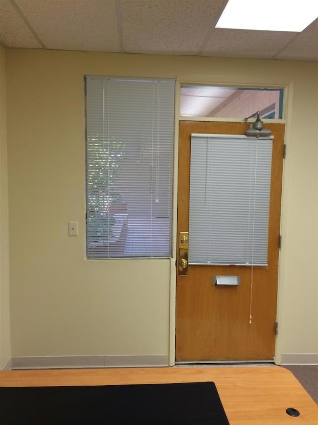 380 N 8th St, El Centro, CA 92243 - photo 4