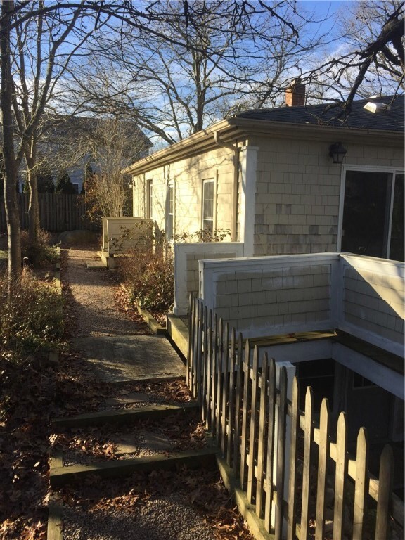 378 Allen Ave, Wakefield, RI 02879 - photo 5