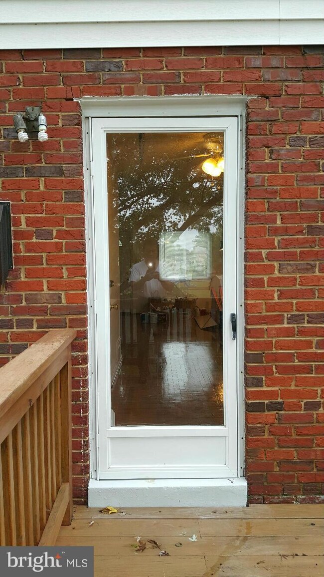 6721 Kenyon Dr, Alexandria, VA 22307 - photo 7