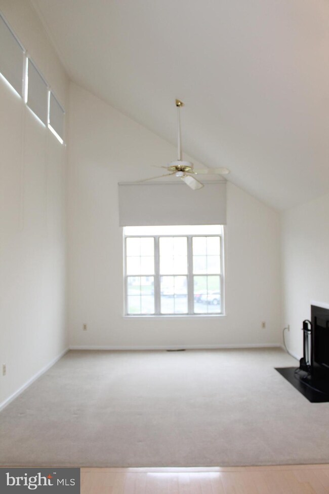 47 Dennis Ct, Hightstown, NJ 08520 - photo 4