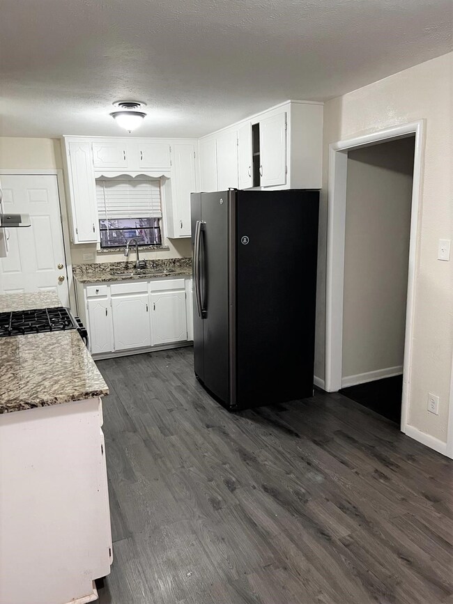 1228 Harrison Ln, Hurst, TX 76053 - photo 5