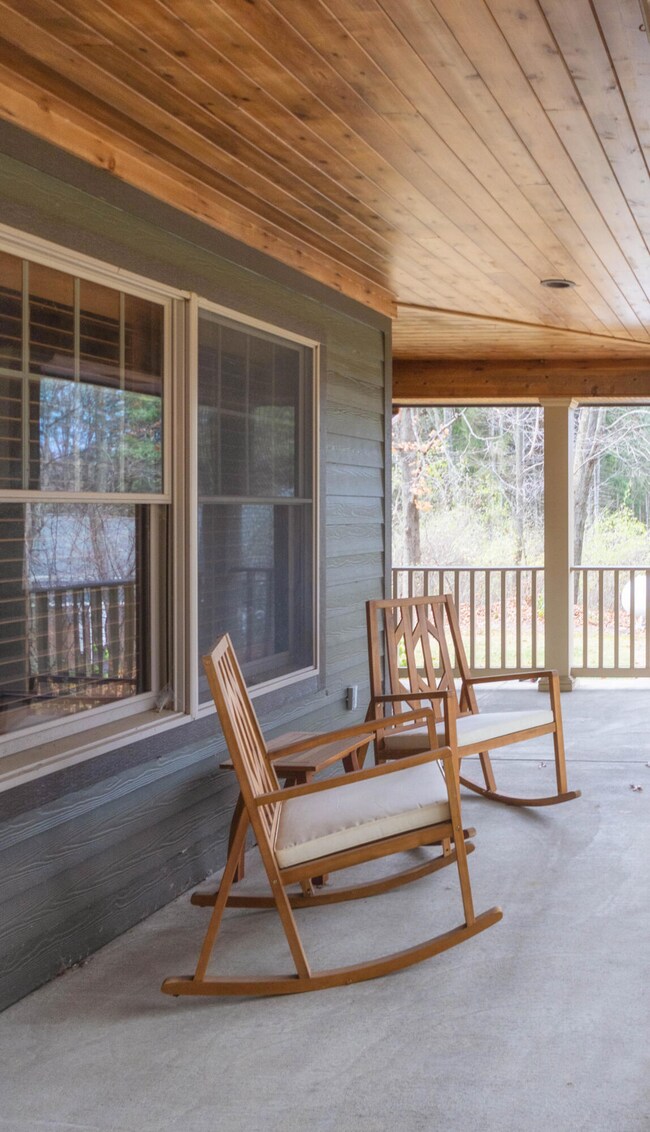 Highland_View_ Drive_9275_Kalamazoo_12