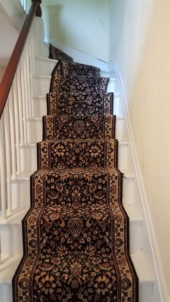 188 Edmond Ave, Portsmouth, NH 03801 - photo 3