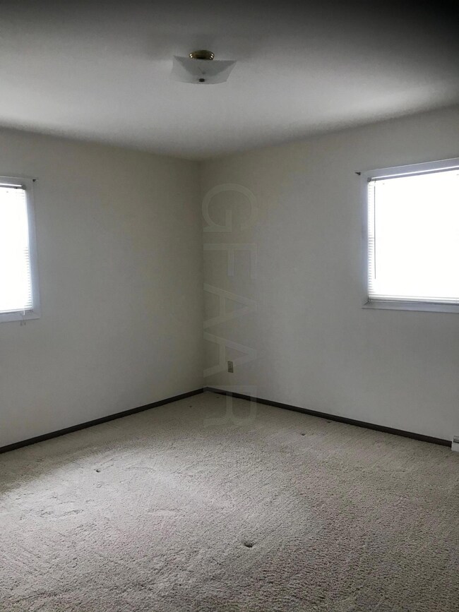 1606 S 16th St, Grand Forks, ND 58201 - photo 7