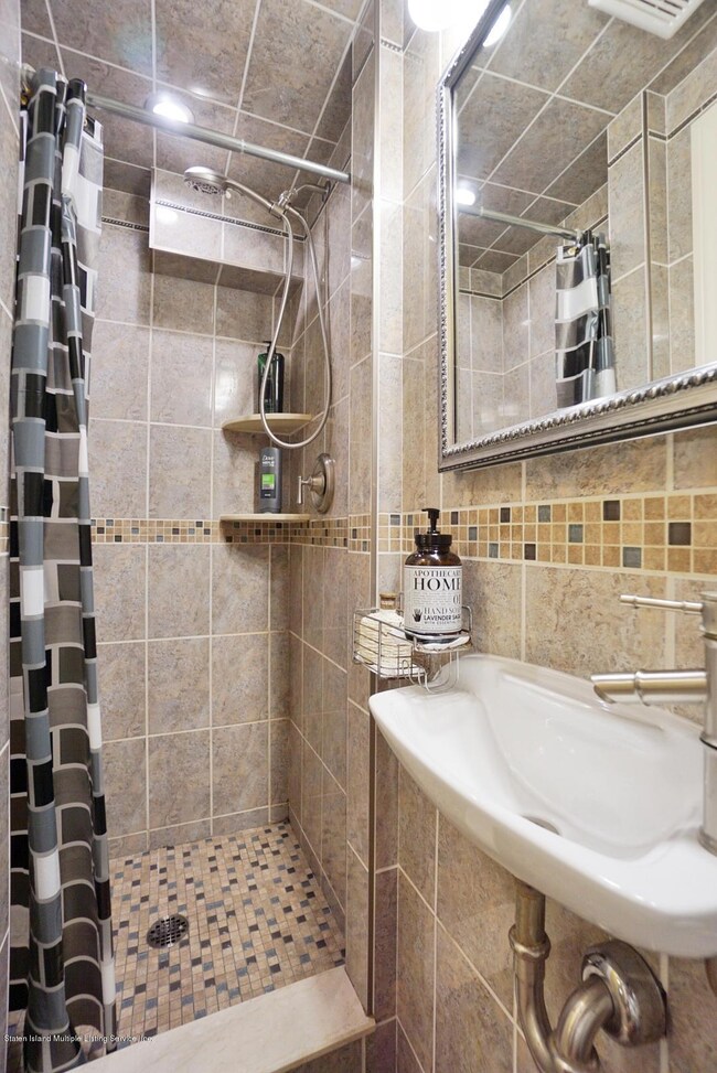 (6) THREE QUARTER BATH