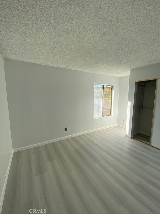 19724 Avenue of The Oaks, Newhall, CA 91321 - photo 5