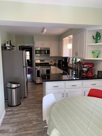 8 Wamsutta Ave, Waltham, MA 02451 - photo 4