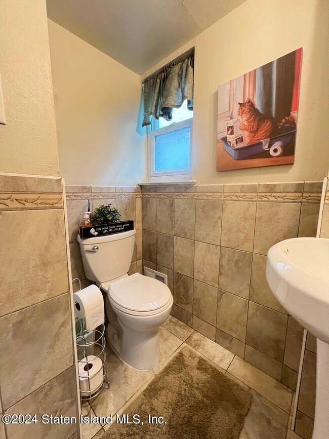 393 Montreal Ave, Staten Island, NY 10306 - photo 5