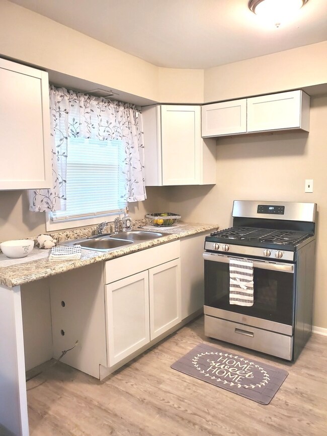 unlisted-address, Country Club Hills, IL 60478 - photo 5