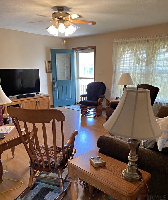 200 NE D St, Linton, IN 47441 - photo 3