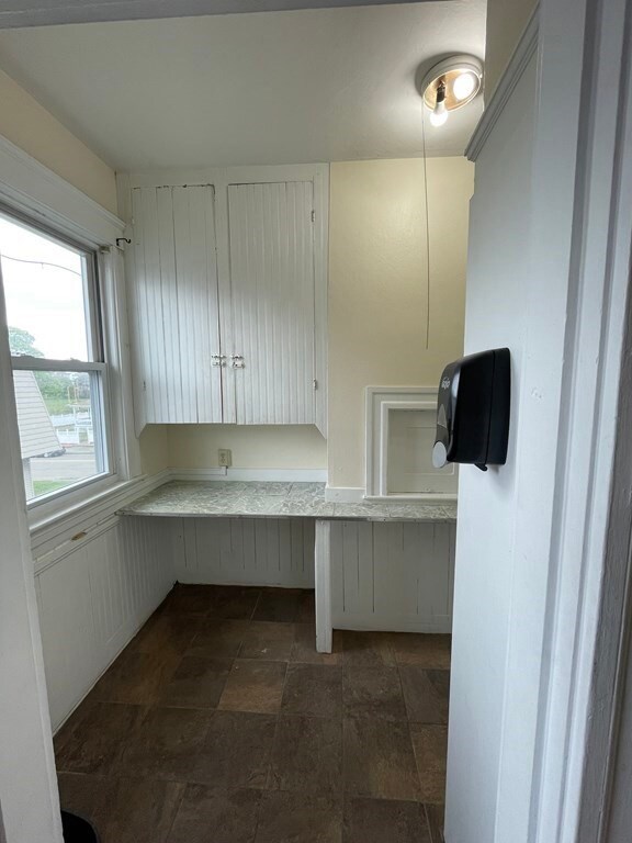 126 Vernon St unit 2, Worcester, MA 01610 - photo 4