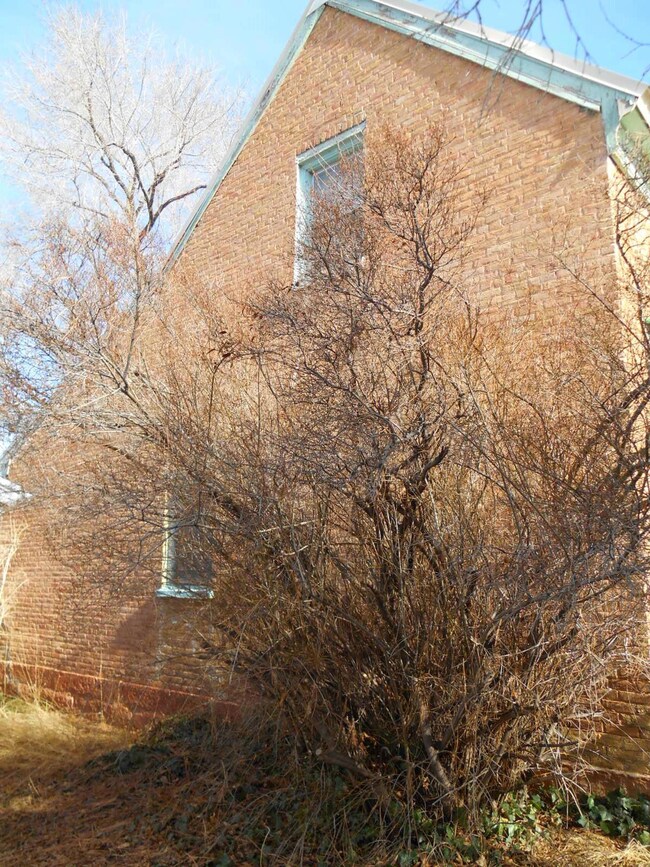 99 S 200 E unit (behind 95), Cedar City, UT 84720 - photo 3