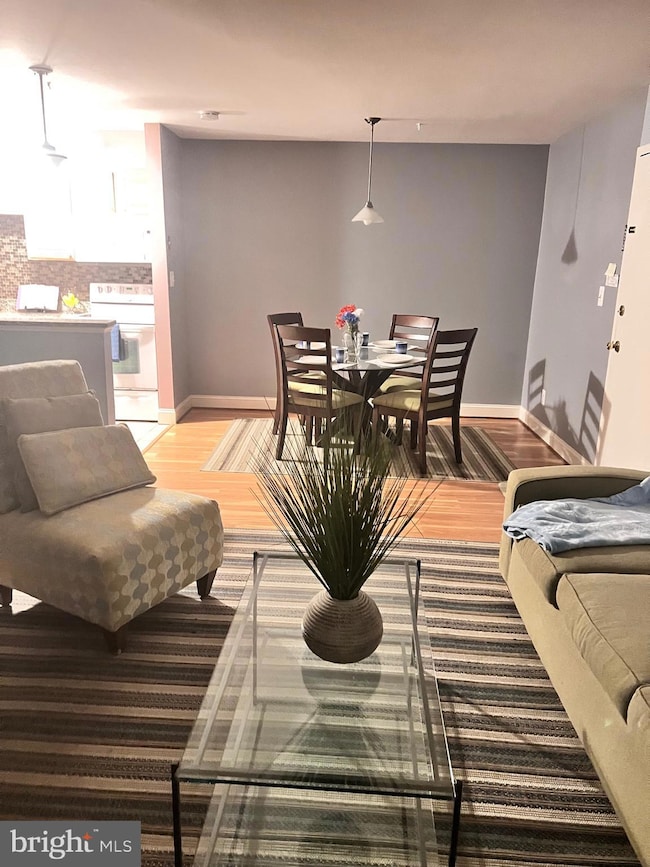 5909D Prince James Dr unit D, West Springfield, VA 22152 - photo 4