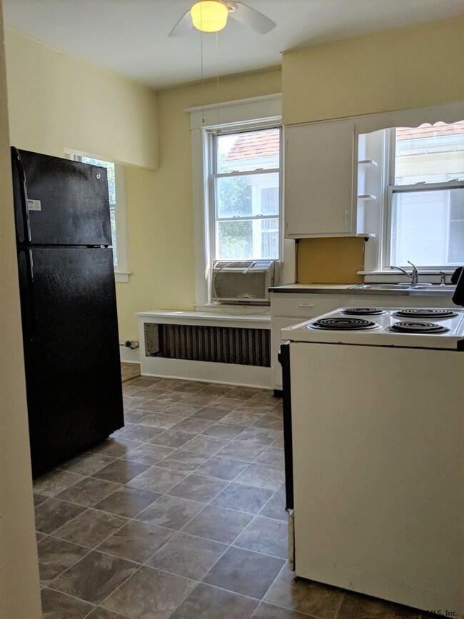 30 Hampton St unit 2, Albany, NY 12209 - photo 4