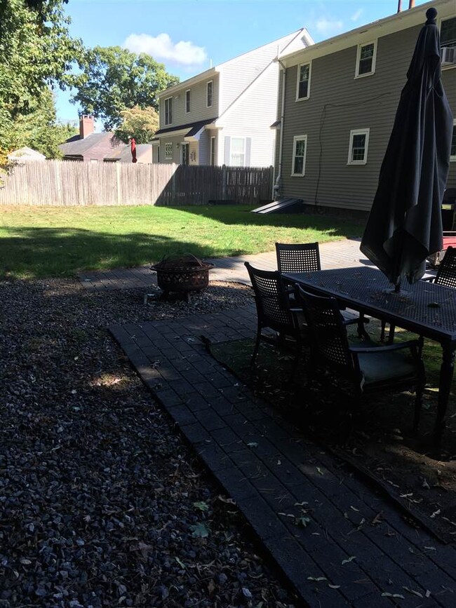 40 Edgewood Ave, Nashua, NH 03064 - photo 5