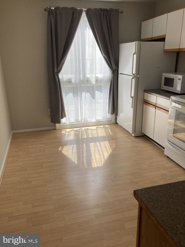 3044 Mission Square Dr, Fairfax, VA 22031 - photo 6