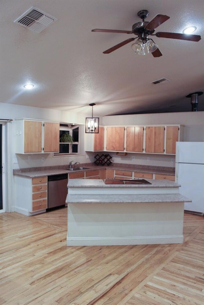 260 Round Prairie Rd, Wilderville, OR 97543 - photo 2