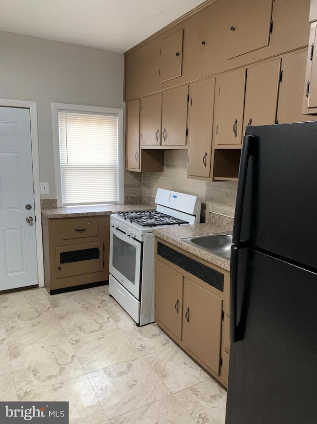 4115 Eierman Ave, Baltimore, MD 21206 - photo 6